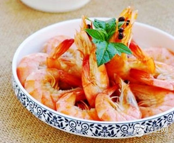 头发干枯毛糙开叉怎么护理,冬季头发干枯毛躁如何做