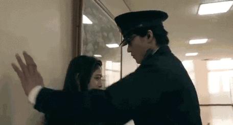 “我有美貌和面包，你给我爱情就好”，“好！”