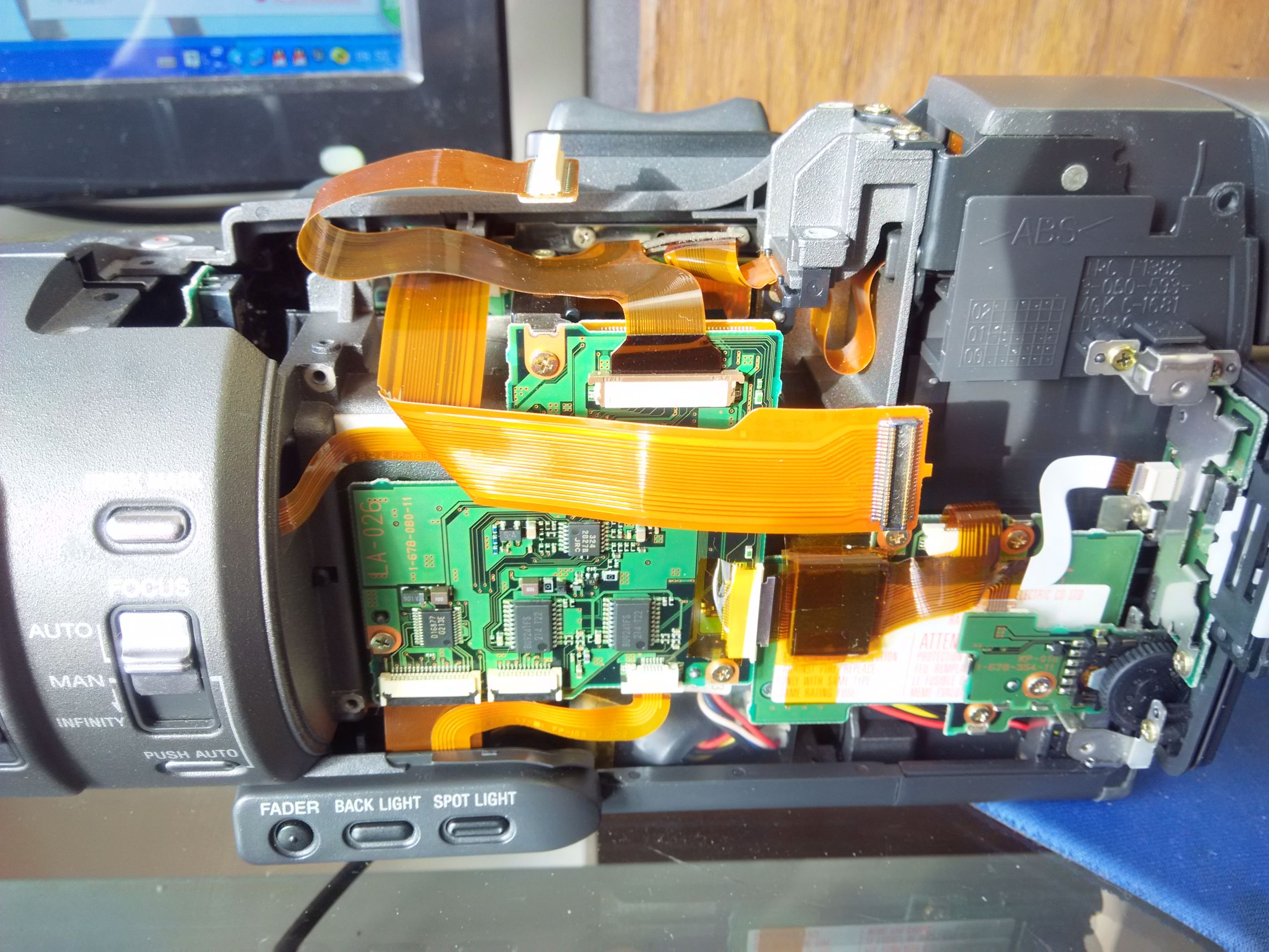 索尼wic600n怎么更换电池,索尼mw600更换电池视频