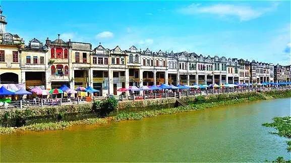 情侣每年都去一个地方拍照,情侣旅行同一个地方拍照