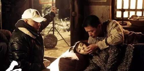 每个女神的背后都有一个人,每一个女神后面都有一个男神