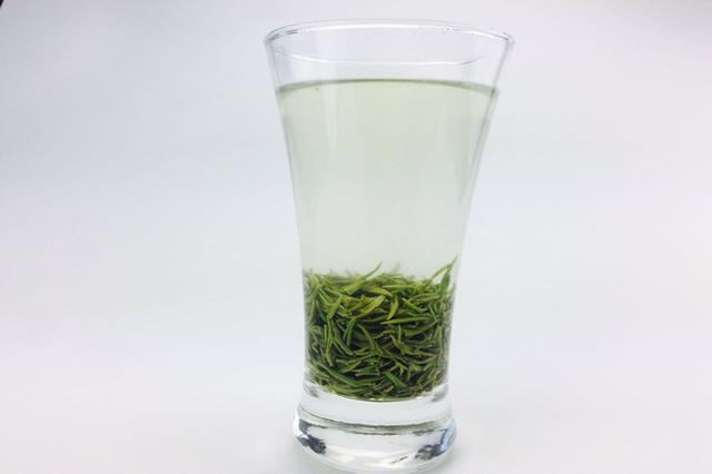 信阳毛尖制作全过程图,信阳毛尖的制作过程