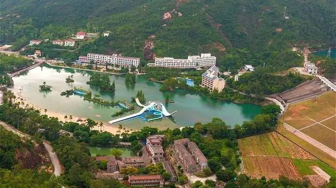 情侣每年都去一个地方拍照,情侣旅行同一个地方拍照