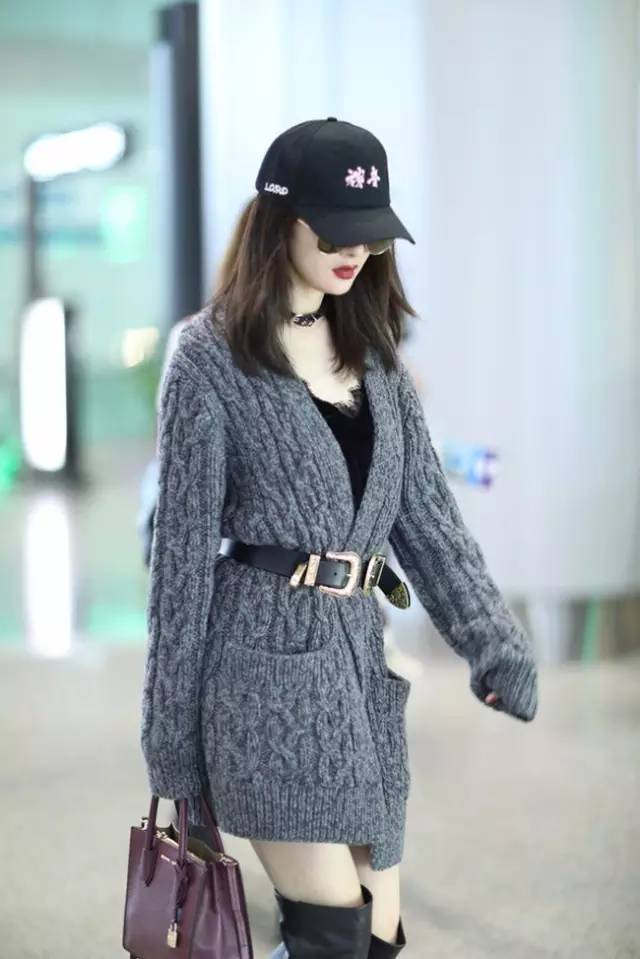 杨幂刘雯等人纷纷终止合作,杨幂刘雯新款包