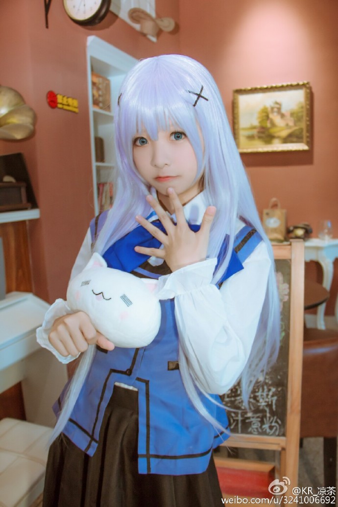 《请问您今天要来点兔子吗？》小萝莉智乃：今天要来点什么呢？