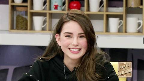 这个年头，连美食节目都要动用“女色”吸引眼球了