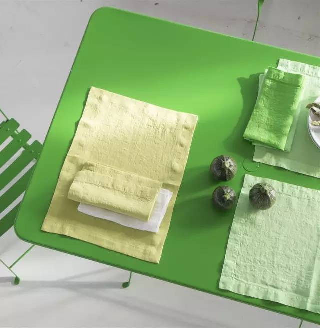 年度流行色盘点,流行色2023春夏经典绿隆重登场