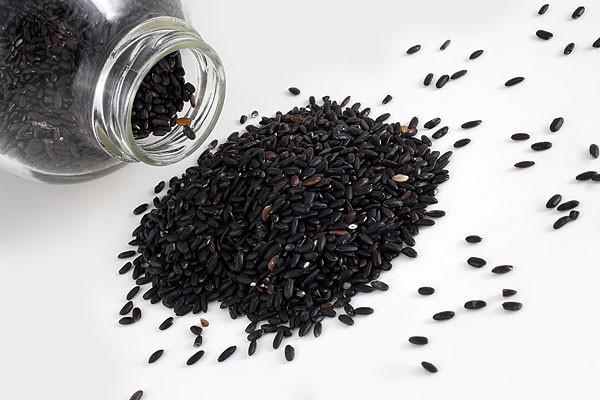 冰糖芝麻治咳嗽最快的一招,黑芝麻炒熟治干咳