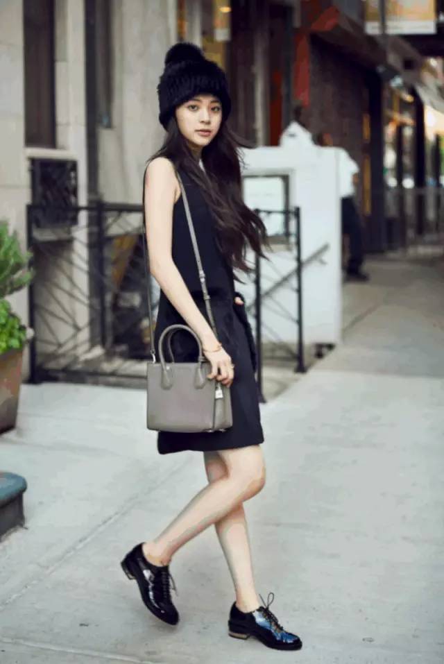 杨幂刘雯等人纷纷终止合作,杨幂刘雯新款包