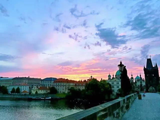 布拉格广场hello,hello说唱布拉格