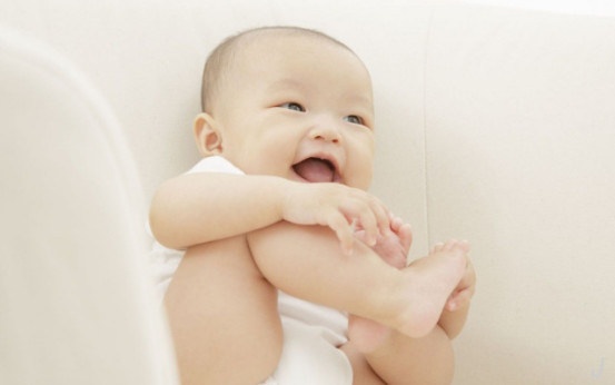 宝宝这个部位很脆弱，宝妈不要轻易碰，否则容易出大事儿