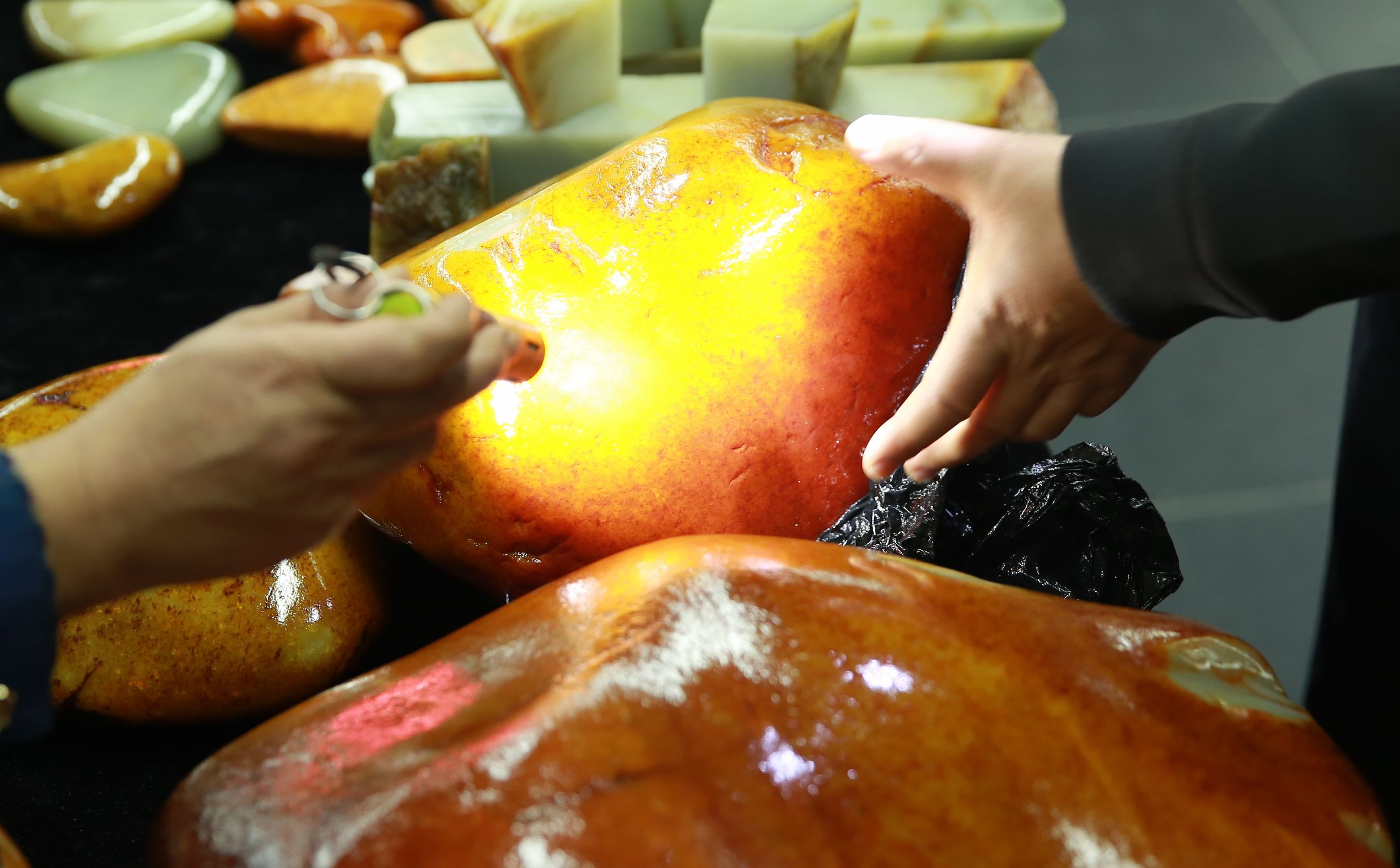 当心！你天价买来的可能只是一块石头