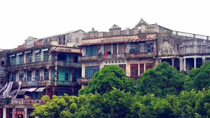 情侣每年都去一个地方拍照,情侣旅行同一个地方拍照