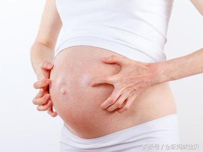 孕期皮肤瘙痒一挠就起小疙瘩,孕期准妈妈身体出现问题