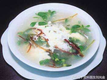 什么草有毒但能治皮肤病,农村常见的草都是治什么病的