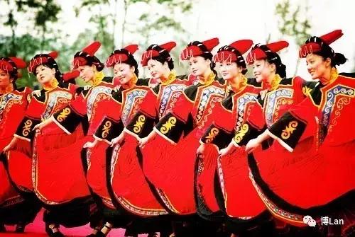 彝族特点菜肴坨坨肉图片,彝族特点酒