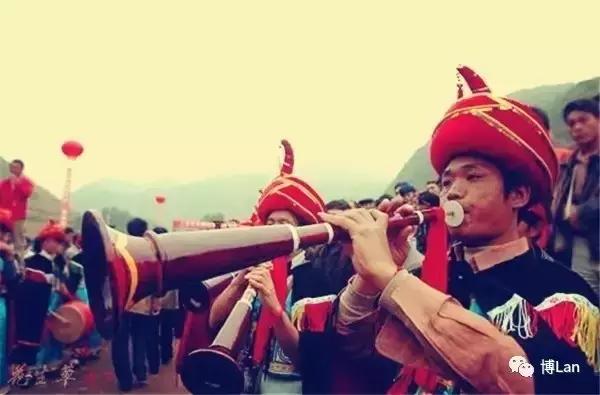 彝族特点菜肴坨坨肉图片,彝族特点酒