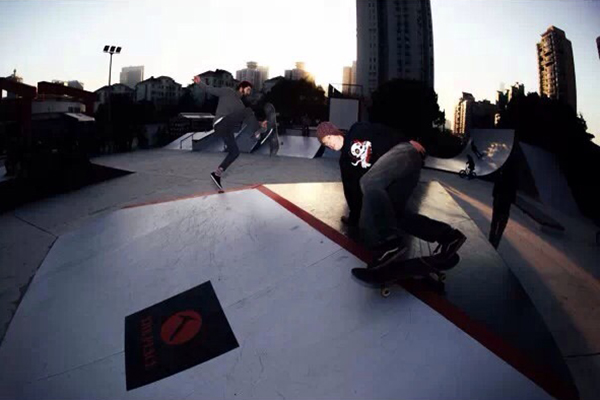 晚上必须耍酷，魔都滑板场地大搜罗！