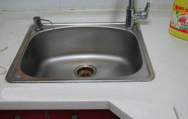 水槽胶条发霉变黑,水槽发霉清理方法有哪些