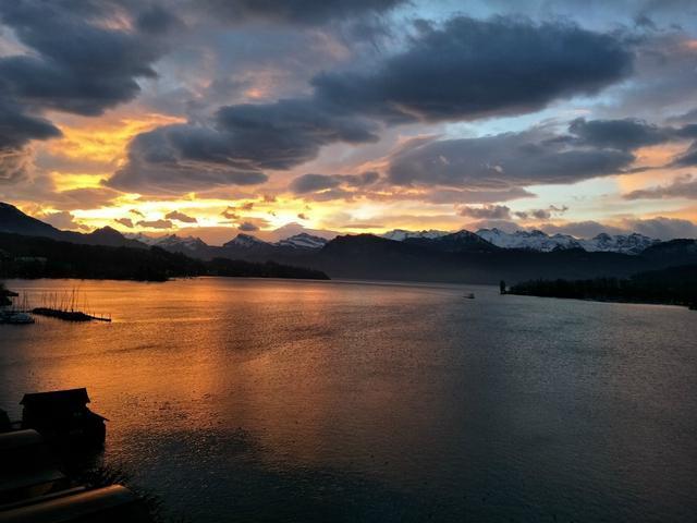 oppor9s是双摄手机么,oppor9s拍照真的好看吗