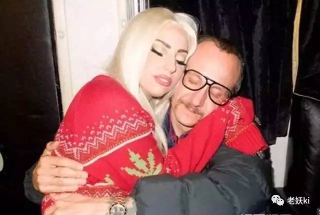 为什么迷恋圣诞节？英国人和女王都开始准备疯狂的圣诞毛衣节了！