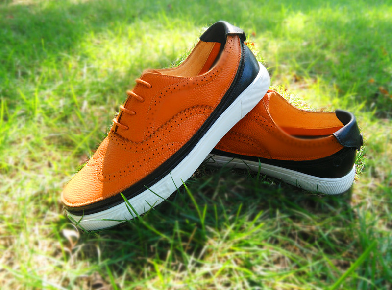 可以自由搭配鞋底的鞋子,一款百搭时尚的鞋子适合宽脚