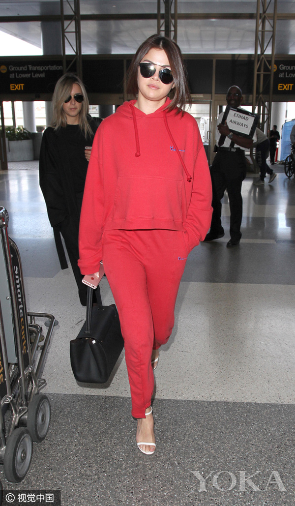 今天来盘点最值得入手的明星单品,明星撞衫时尚单品