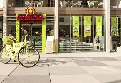 价格比代购还美好，这家只有28件单品的德国“万宁”要火！