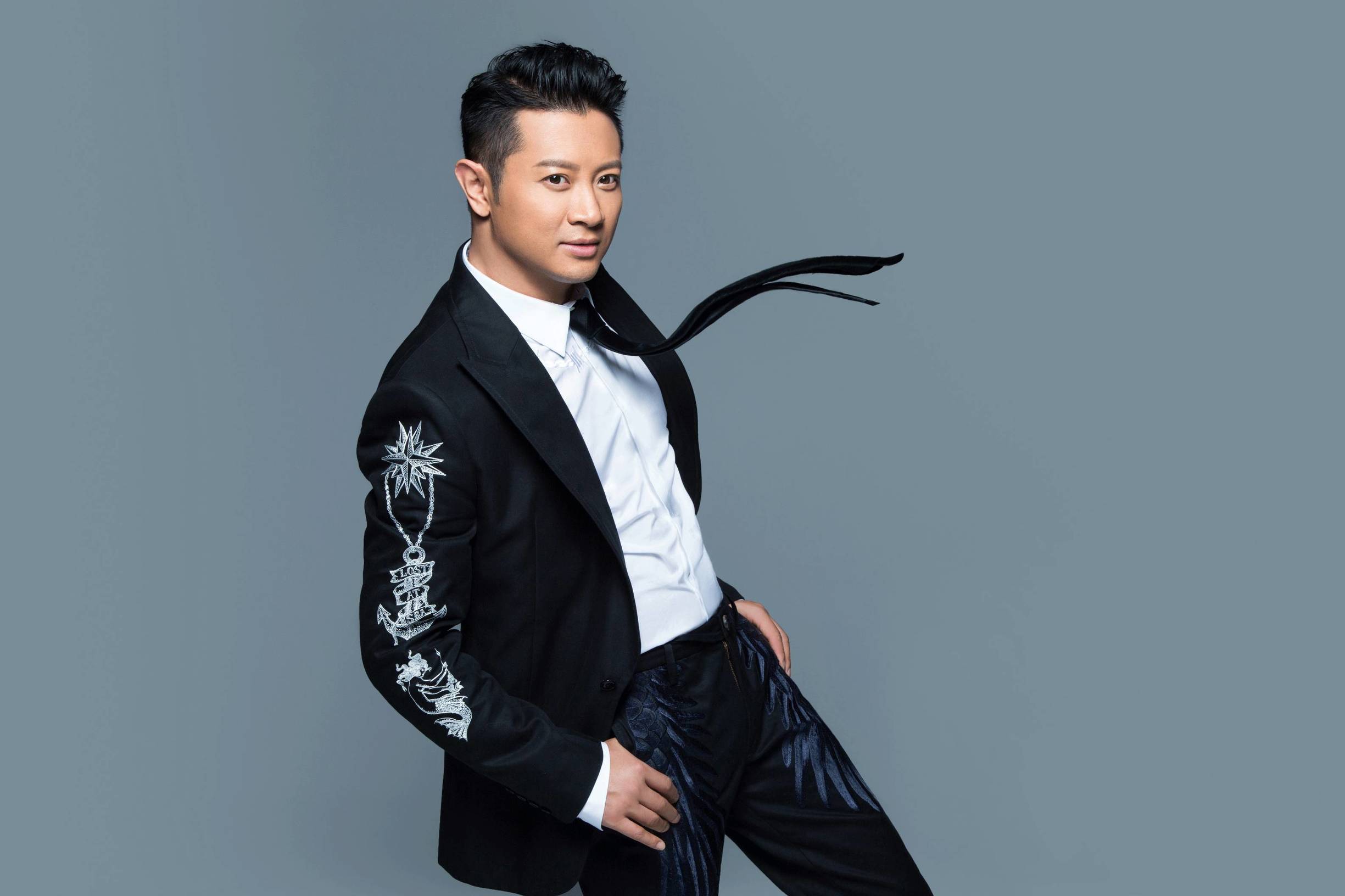 这个年头，连美食节目都要动用“女色”吸引眼球了