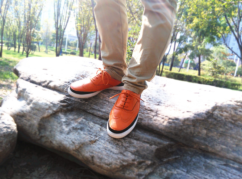 可以自由搭配鞋底的鞋子,一款百搭时尚的鞋子适合宽脚