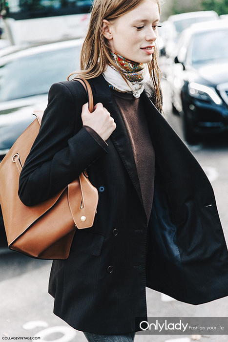 凯特王妃蓝色丝巾,凯特王妃戴丝巾