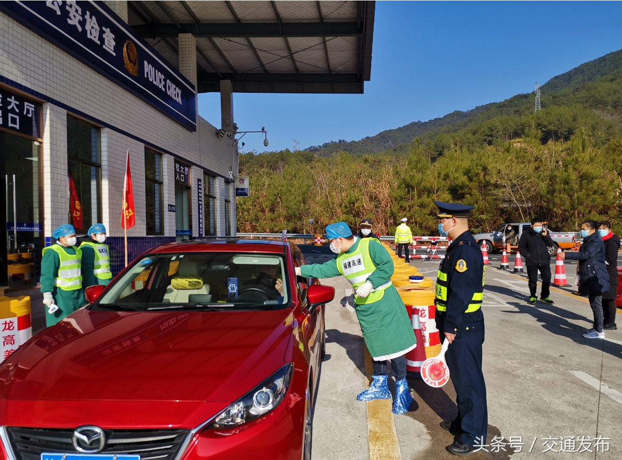 抗疫英雄共唱战歌催人泪下,抗疫英雄护航