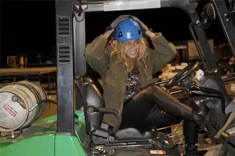 新年战衣你准备好了吗？见同学见前男友见情敌，咱可不能失了“身份”！