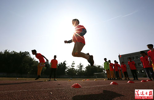 国内足球大咖都来了！2016清远足球文化节今天开幕