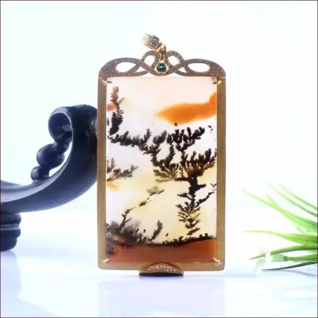 黄龙玉里面的水草花是如何形成的,黄龙玉水草花会越来越透明么