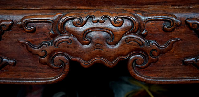 有人拿后海四合院换他这张床