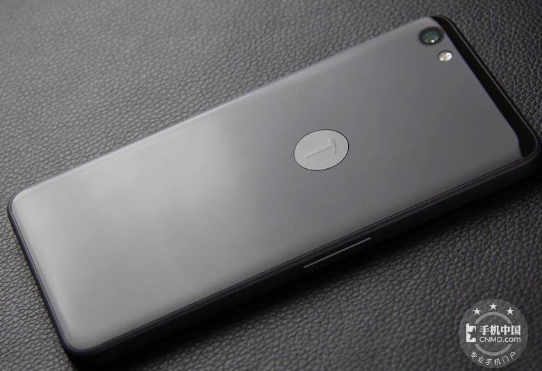 锤子t2手机和魅蓝metal哪个好,锤子t2现在还值得买吗