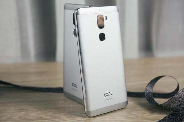 4060毫安+骁龙652+3G+32GB=899，最强千元机