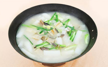 肺纤维化咳嗽喝点什么偏方能止咳,喉咙干痒咳嗽最快的止咳方法偏方