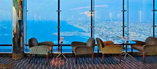 迪拜王子开车去沙漠越野,沙漠越野迪拜沙漠汽车赛