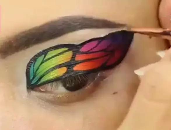 告别平庸的眼妆,一款漂亮的眼妆教程2分钟学会