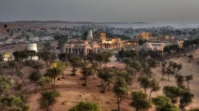 迪拜王子开车去沙漠越野,沙漠越野迪拜沙漠汽车赛