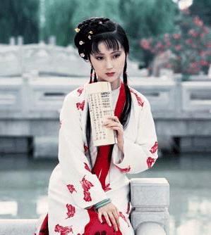 黛玉花谢花飞花满天,花谢花飞花满天黛玉