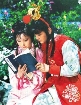 黛玉花谢花飞花满天,花谢花飞花满天黛玉