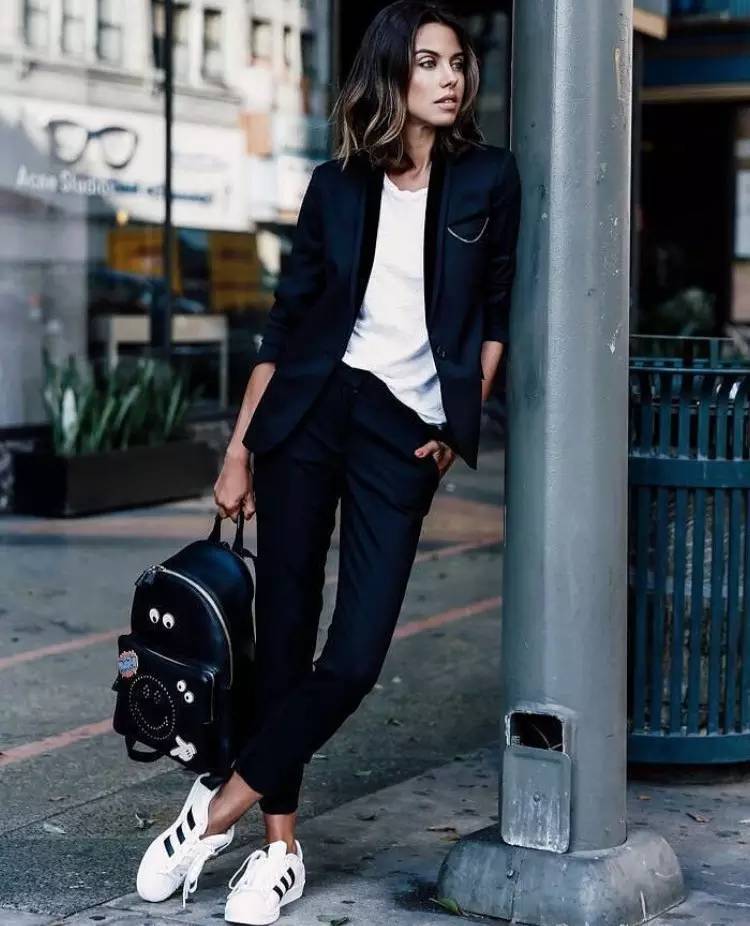 人人必备的鞋子,人人都能拥有的鞋子