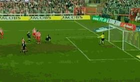 足坛15大诡异进球gif,足坛搞笑gif