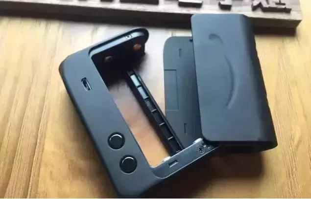 高铁二次安检注意事项,飞机上带电子烟要注意什么