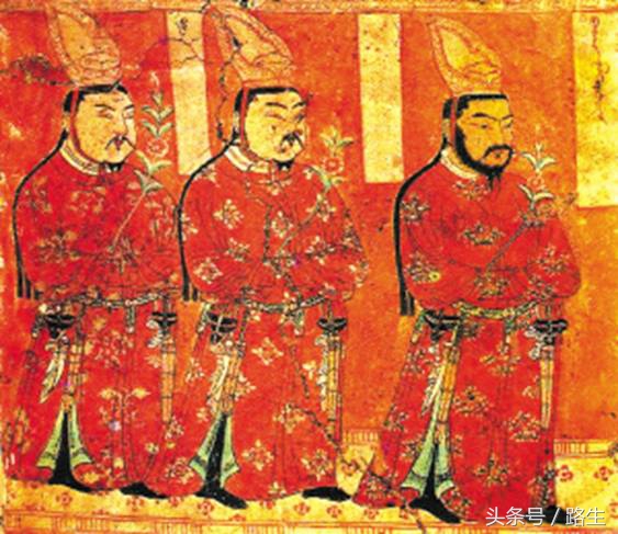 少数民族首领在头衔上加哪三个字，说明自己是“中国的”？