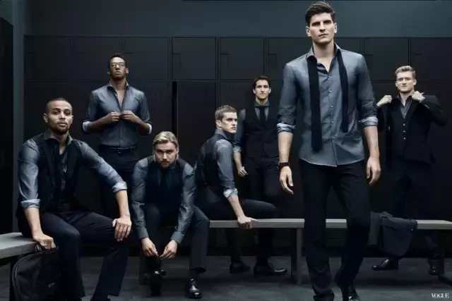 踢足球是真的帅,足球运动员帅气西装照