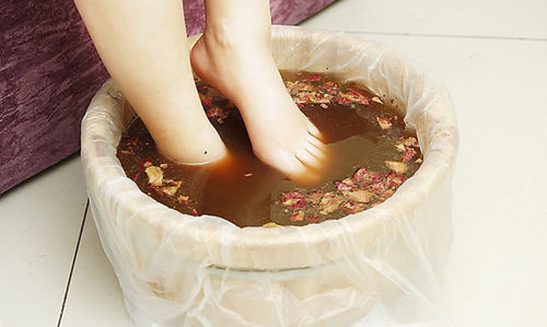 有事没事多泡泡脚，加上这几位药效果更好！